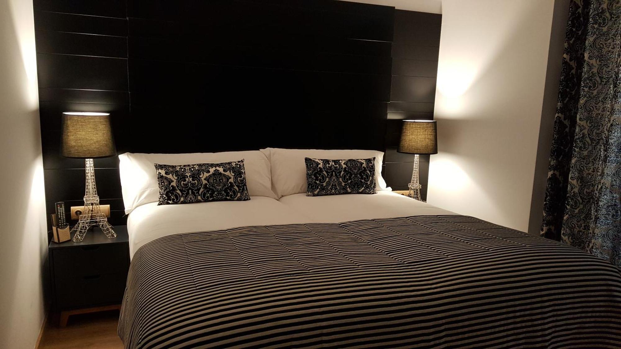 Apartamentos Art Suite ซานตานเดร์ ภายนอก รูปภาพ