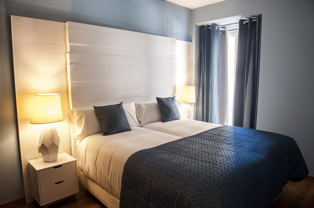 Apartamentos Art Suite ซานตานเดร์ ภายนอก รูปภาพ